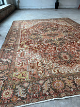 Load image into Gallery viewer, Banu, vintage Persian Heriz, 8’6 x 11’6