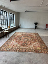 Load image into Gallery viewer, Banu, vintage Persian Heriz, 8’6 x 11’6