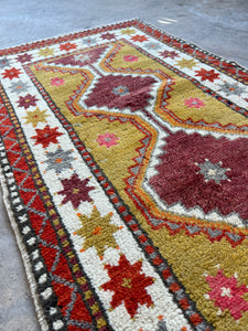 Elif, vintage Turkish scatter rug,