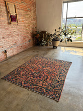Load image into Gallery viewer, Garod, Antique Persian Lilian rug, 5 x 5'10