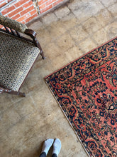 Load image into Gallery viewer, Garod, Antique Persian Lilian rug, 5 x 5'10