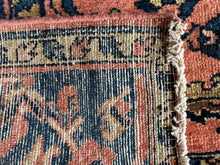 Load image into Gallery viewer, Garod, Antique Persian Lilian rug, 5 x 5'10