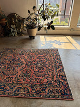 Load image into Gallery viewer, Garod, Antique Persian Lilian rug, 5 x 5'10