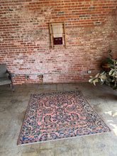 Load image into Gallery viewer, Garod, Antique Persian Lilian rug, 5 x 5'10