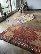 Load image into Gallery viewer, Bijan, Persian Serab early 20th C Scatter Rug 4'1 x 6'7