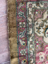 Load image into Gallery viewer, Diya, Antique Agra rug 10’9 x 15’2