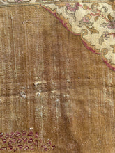Load image into Gallery viewer, Diya, Antique Agra rug 10’9 x 15’2