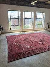Load image into Gallery viewer, Roya, vintage Persian Heriz, 9’ 11’5 x 13’
