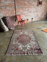Load image into Gallery viewer, Eskander, 3&#39;11 x 5&#39;2 vintage Hamadan
