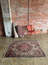 Load image into Gallery viewer, Eskander, 3&#39;11 x 5&#39;2 vintage Hamadan
