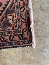 Load image into Gallery viewer, Eskander, 3&#39;11 x 5&#39;2 vintage Hamadan
