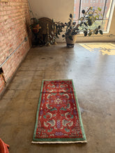 Load image into Gallery viewer, Li Hua, Chinese scatter rug, 2&#39;1 x 3&#39;11
