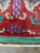 Load image into Gallery viewer, Li Hua, Chinese scatter rug, 2&#39;1 x 3&#39;11
