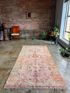 Defne, vintage Turkish rug, 4'7 x 9'6