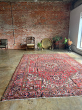 Load image into Gallery viewer, Giti, vintage Persian Heriz, 8’10 x 12’4
