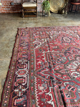 Load image into Gallery viewer, Giti, vintage Persian Heriz, 8’10 x 12’4
