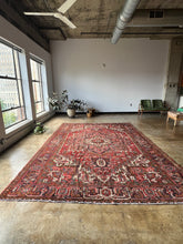 Load image into Gallery viewer, Giti, vintage Persian Heriz, 8’10 x 12’4
