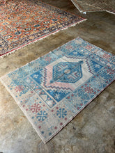 Load image into Gallery viewer, Adil, vintage Turkish rug 3’9 x 5’9
