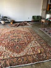 Load image into Gallery viewer, Banu, vintage Persian Heriz, 8’6 x 11’6
