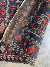 Load image into Gallery viewer, Cario, vintage Baluch tribal rug with animals, 1&#39;7 x 1&#39;9.5
