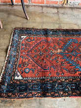 Load image into Gallery viewer, Payam, vintage Persian Hamedan rug, 2&#39;5 x 3&#39;9
