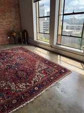 Load image into Gallery viewer, Delaram, vintage Persian Heriz, 8 x 11&#39;9
