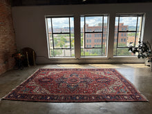 Load image into Gallery viewer, Delaram, vintage Persian Heriz, 8 x 11&#39;9
