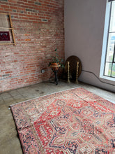 Load image into Gallery viewer, Diba, vintage Persian Heriz, 6&#39;10 x 9&#39;5
