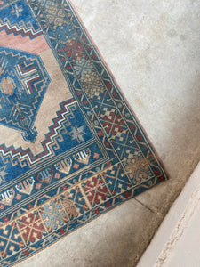 Adil, vintage Turkish rug 3’9 x 5’9