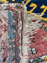 Load image into Gallery viewer, Fila, early 20th C, Kurdish tribal rug, 4’4 x 7’1
