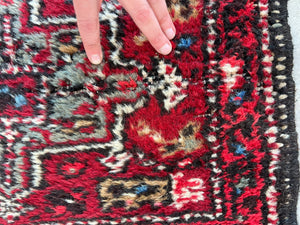 Almas, Persian scatter rug, circa 1940s, 1’10 x 5’2
