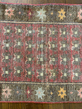 Load image into Gallery viewer, Ikra, vintage Turkish runner, 1’9 x 4’7
