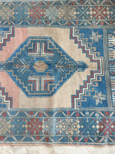 Load image into Gallery viewer, Adil, vintage Turkish rug 3’9 x 5’9
