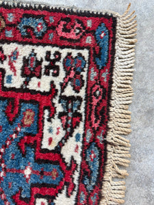 Persian scatter rug, 1’8 x 2’7