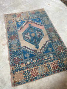 Adil, vintage Turkish rug 3’9 x 5’9